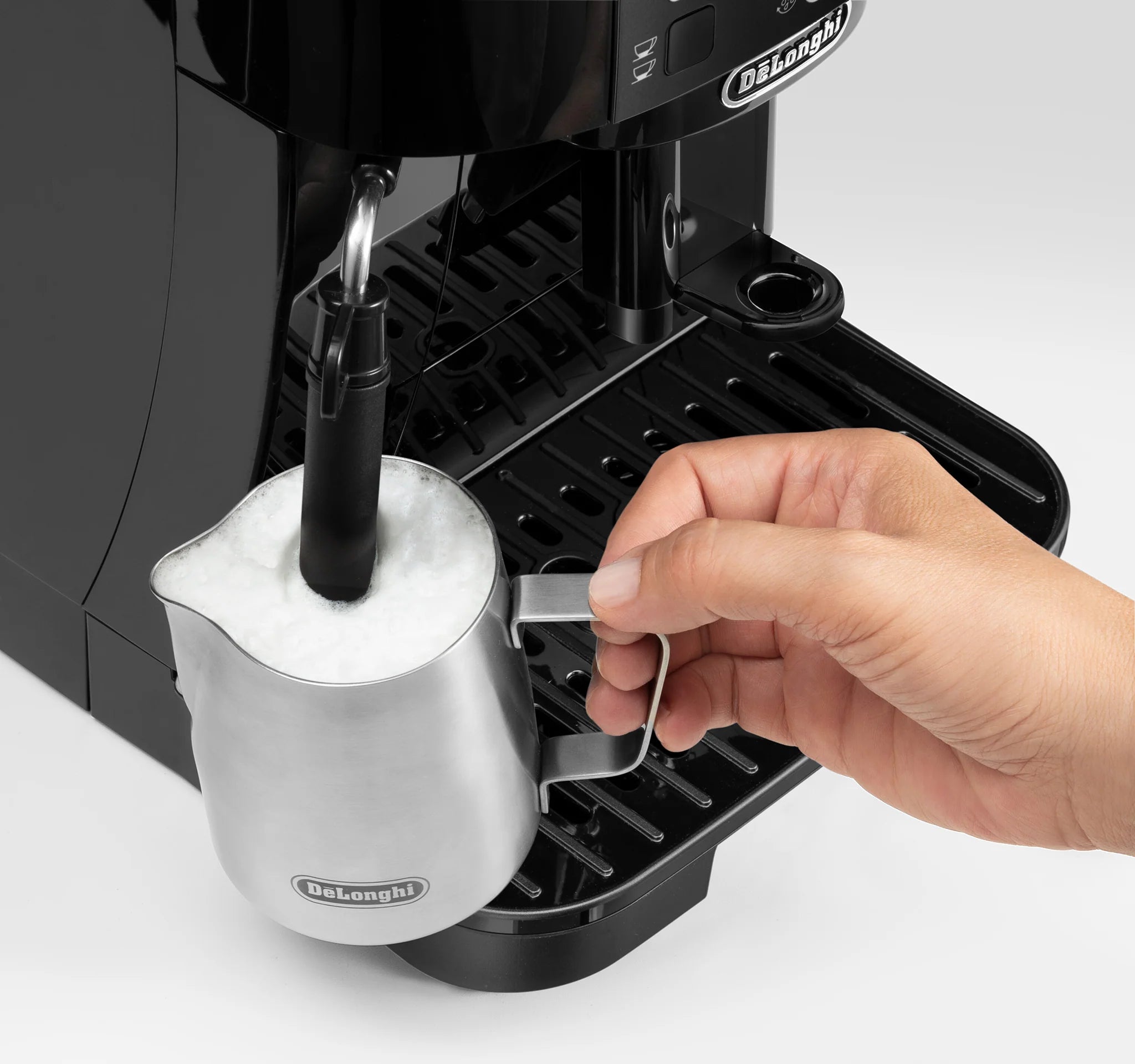 DeLonghi Magnifica S Bean to Cup Coffee Machine ECAM12.121.B